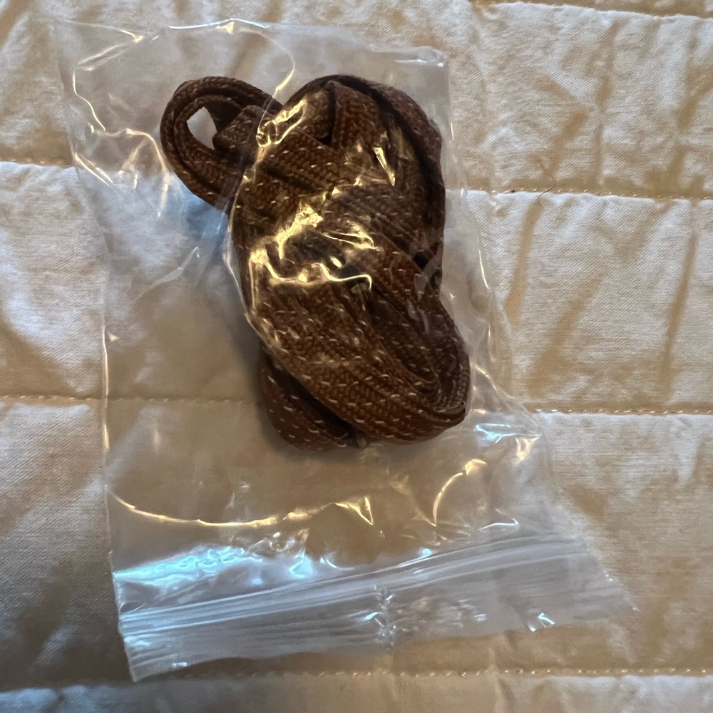 Clarks womans Red and Brown Fur-Lined Sneakers with extra brown laces included - Picture 8 of 10